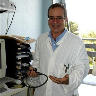 Ritratto del dottor Pompilio Faggiano in camice